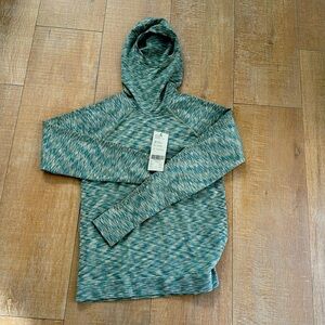 NWT sweaty betty long sleeve hooded workout top